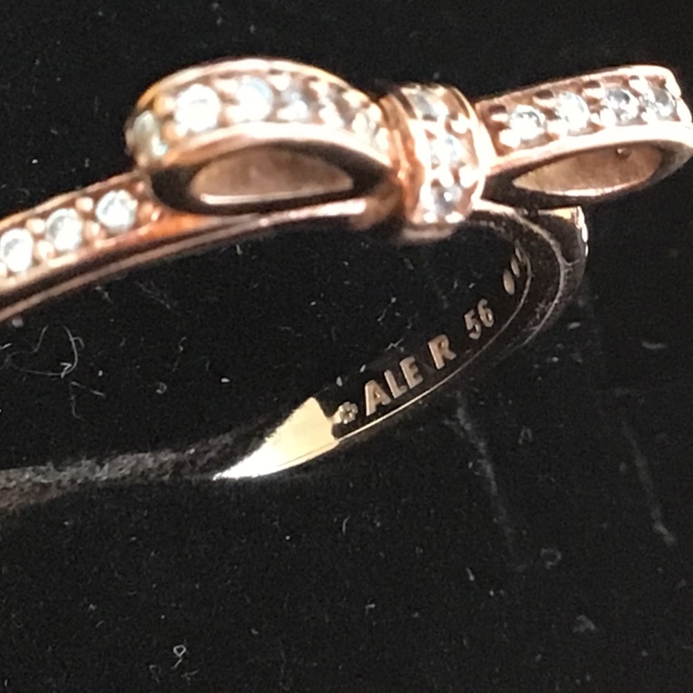 Pandora rose gold bow ring